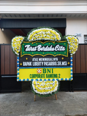 Papan Bunga Duka di Tanjung Sakti Pumi
