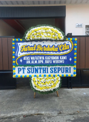 Papan Bunga Duka di Tanjung Sakti Pumi